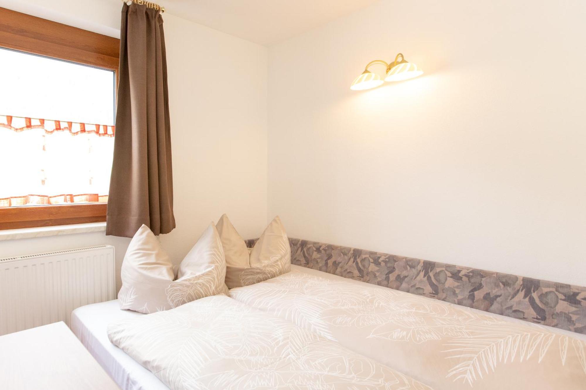 Haus Steinbock Bed and Breakfast Neustift im Stubaital Exteriör bild