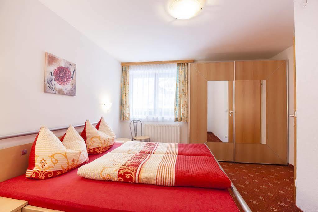 Haus Steinbock Bed and Breakfast Neustift im Stubaital Exteriör bild