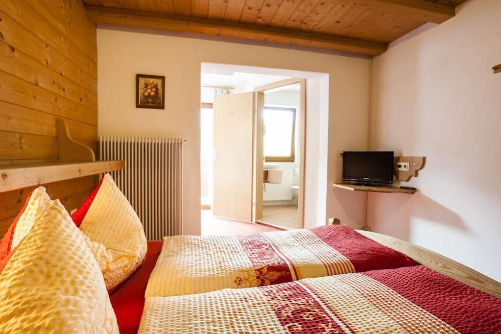 Haus Steinbock Bed and Breakfast Neustift im Stubaital Exteriör bild