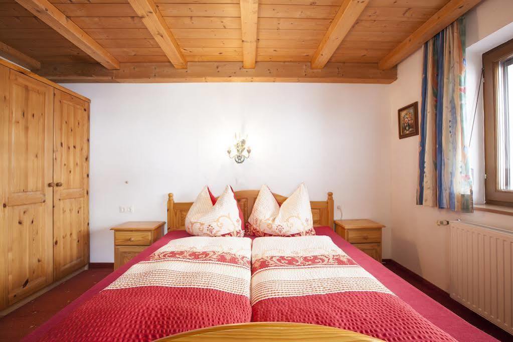 Haus Steinbock Bed and Breakfast Neustift im Stubaital Exteriör bild